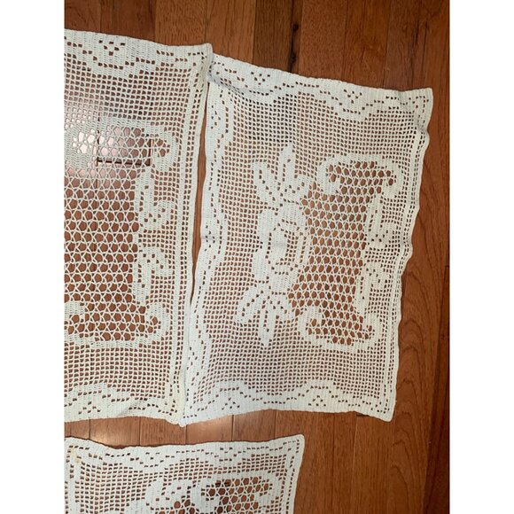 Set of 5 Vintage Handmade Crochet Lace Doilies with Floral & Scroll Patterns - Picture 5 of 16